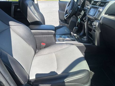Used 2016 Toyota 4Runner SR5 Premium AWD/4WD image 38