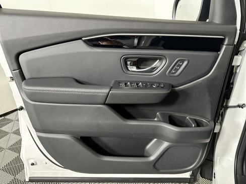 New 2025 Honda Pilot EX-L image 19