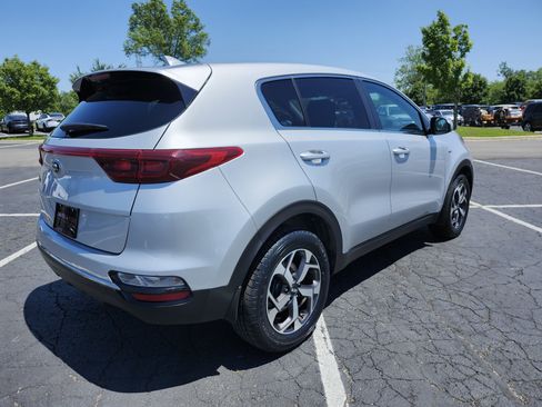 Used 2020 Kia Sportage LX AWD/4WD image 16