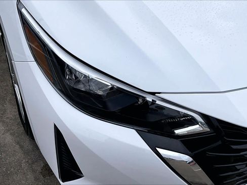 Certified 2025 Nissan Sentra S FWD image 26