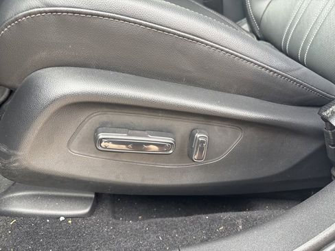 Used 2025 Honda HR-V EX-L image 12
