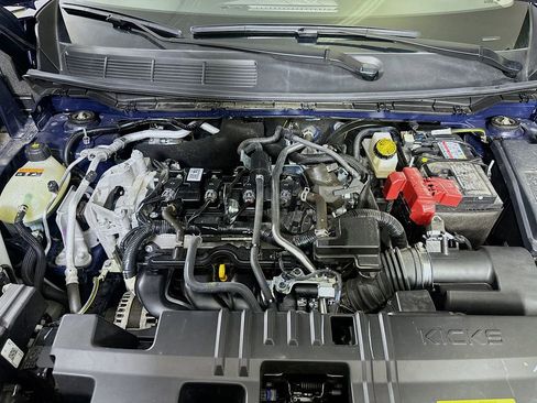 Used 2025 Nissan Kicks SR w/ Interior Electronics Package image 9