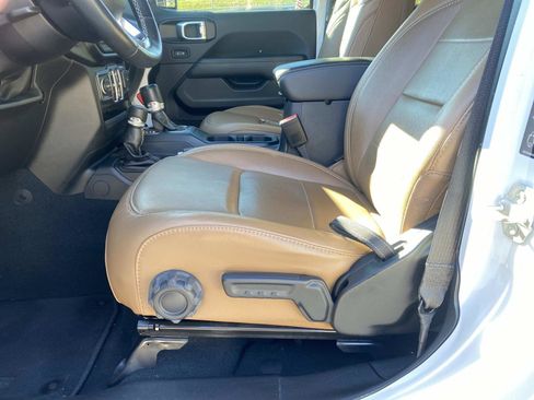 Used 2022 Jeep Wrangler Unlimited Sahara w/ Cold Weather Group image 23