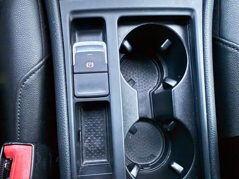 Used 2016 Volkswagen e-Golf SEL Premium w/ Driver Assistance Package image 15