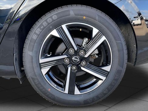 Used 2025 Nissan Sentra SV FWD image 11