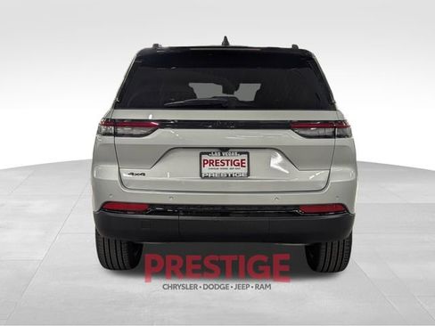 New 2025 Jeep Grand Cherokee Limited image 6