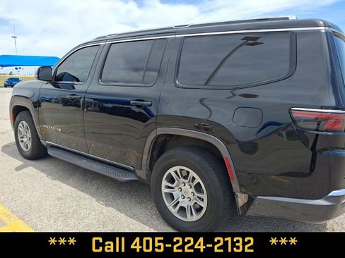 Used 2022 Jeep Wagoneer Series I AWD/4WD image 16