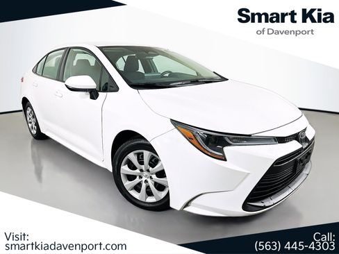 Used 2023 Toyota Corolla LE image 1