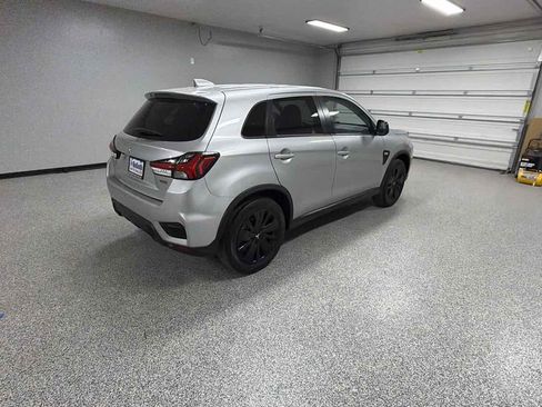 Used 2023 Mitsubishi Outlander Sport SE AWD/4WD image 3