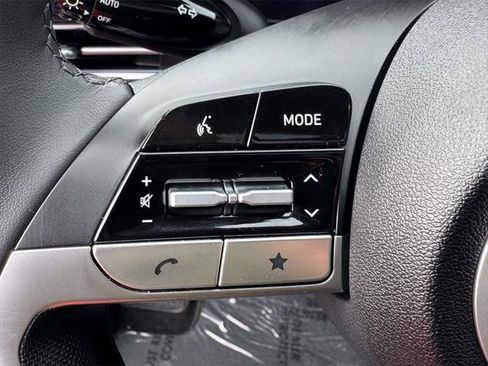 Certified 2025 Hyundai Elantra SEL image 21