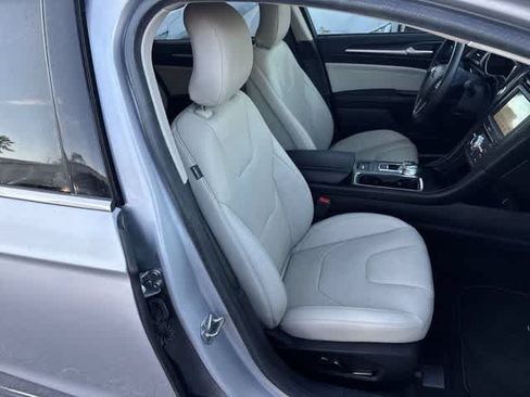 Used 2018 Ford Fusion Titanium FWD image 20