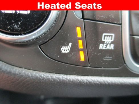 Used 2018 Chevrolet Equinox LT image 16