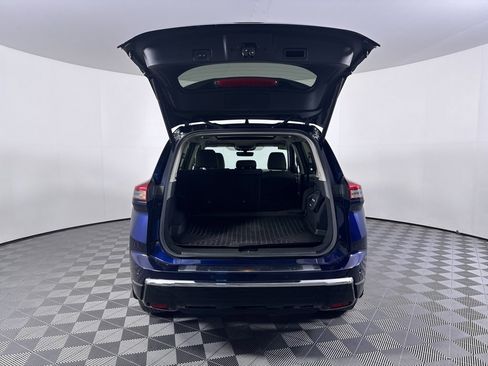 Used 2024 Nissan Rogue Platinum image 8