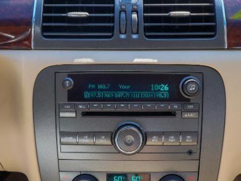 Used 2011 Buick Lucerne CXL image 17