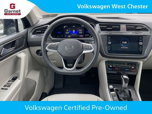 Certified 2023 Volkswagen Tiguan SE w/ Panoramic Sunroof Package AWD/4WD image 14