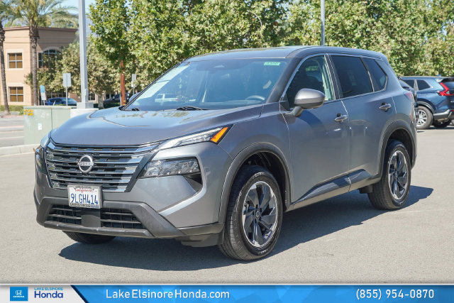 Used 2024 Nissan Rogue SV FWD image 4