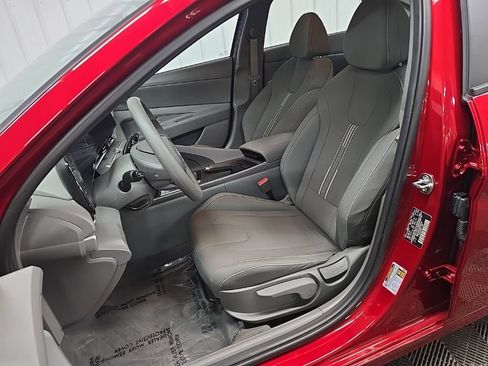 Used 2024 Hyundai Elantra SEL FWD image 33