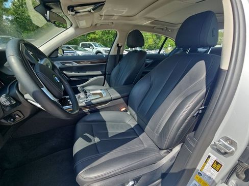 Used 2019 BMW 740i w/ Cold Weather Package RWD image 16