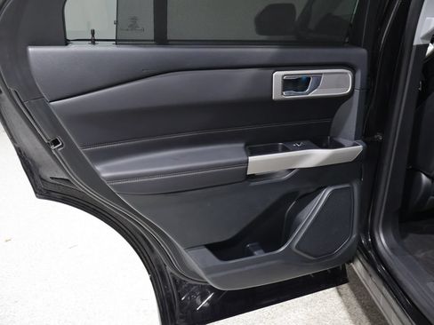 Used 2024 Ford Explorer Limited w/ Equipment Group 301A AWD/4WD image 18