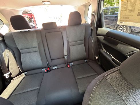Used 2025 Nissan Rogue SV FWD image 33
