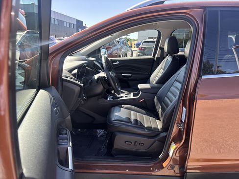 Used 2017 Ford Escape Titanium AWD/4WD image 33