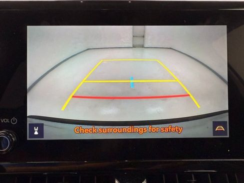 Used 2024 Toyota Corolla Cross XLE image 16