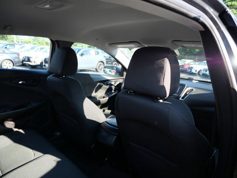 Used 2017 Chevrolet Malibu LS FWD image 25