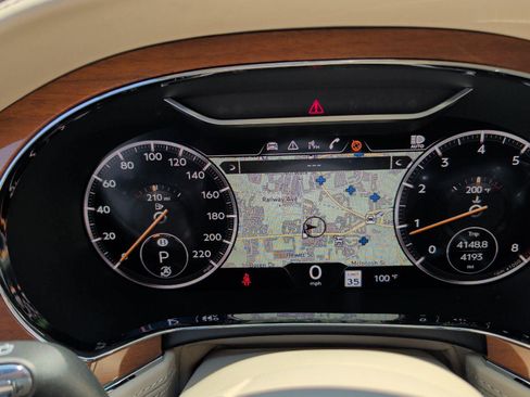 Used 2024 Bentley Continental GT V8 AWD/4WD image 28