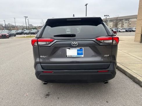 Used 2024 Toyota RAV4 XLE w/ Convenience Package image 3