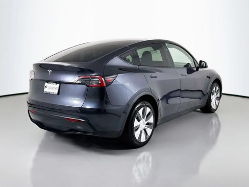Used 2024 Tesla Model Y Long Range AWD/4WD image 4