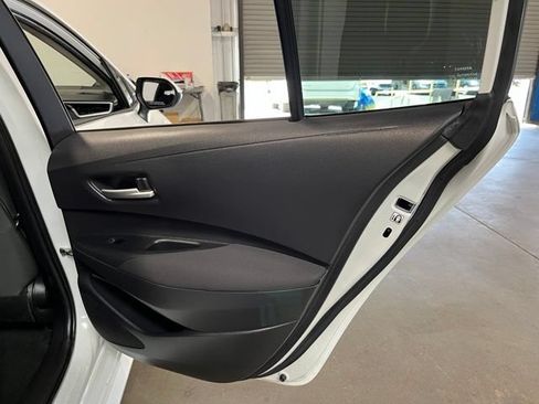 Used 2021 Toyota Corolla LE FWD image 15