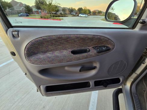 Used 1998 Dodge Ram 2500 Truck 2WD Quad Cab image 23