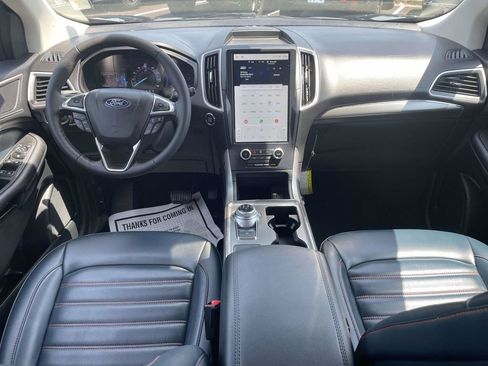 Certified 2022 Ford Edge SEL w/ Sport Appearance Package AWD/4WD image 11
