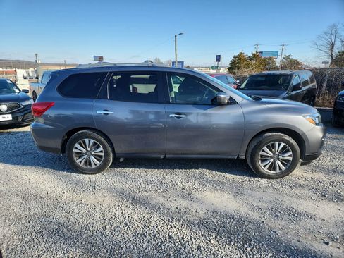 Used 2019 Nissan Pathfinder SL image 6
