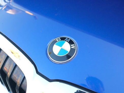 Used 2020 BMW 330i Sedan w/ M Sport Package image 23