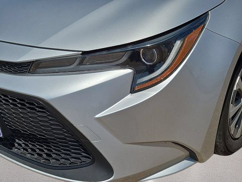 Used 2020 Toyota Corolla LE FWD image 10