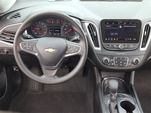 Used 2024 Chevrolet Malibu LT image 15