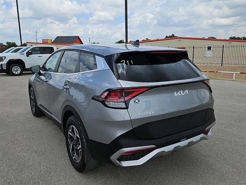 Used 2025 Kia Sportage LX FWD image 3