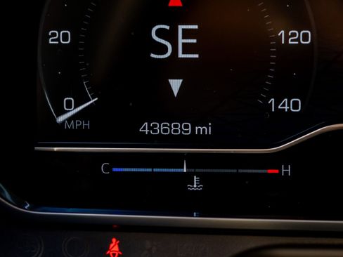 Used 2023 GMC Yukon SLT w/ SLT Luxury Package AWD/4WD image 20