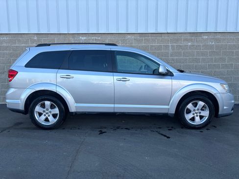 Used 2012 Dodge Journey SXT image 2