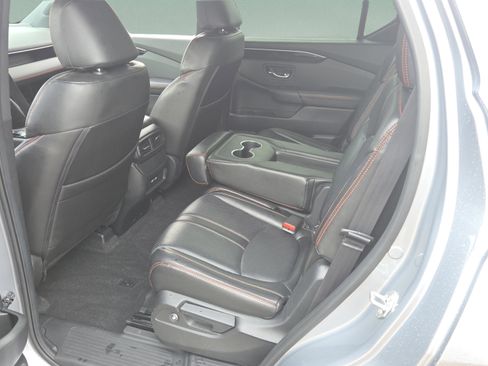 Used 2023 Honda Pilot Sport image 10