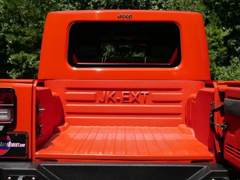 Used 2015 Jeep Wrangler Unlimited Sahara w/ Max Tow Package AWD/4WD image 11