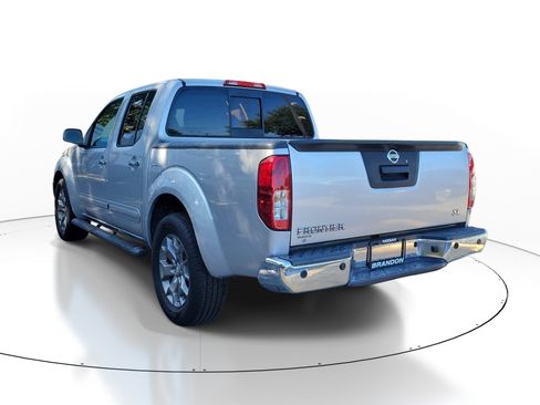 Used 2019 Nissan Frontier SL RWD image 5