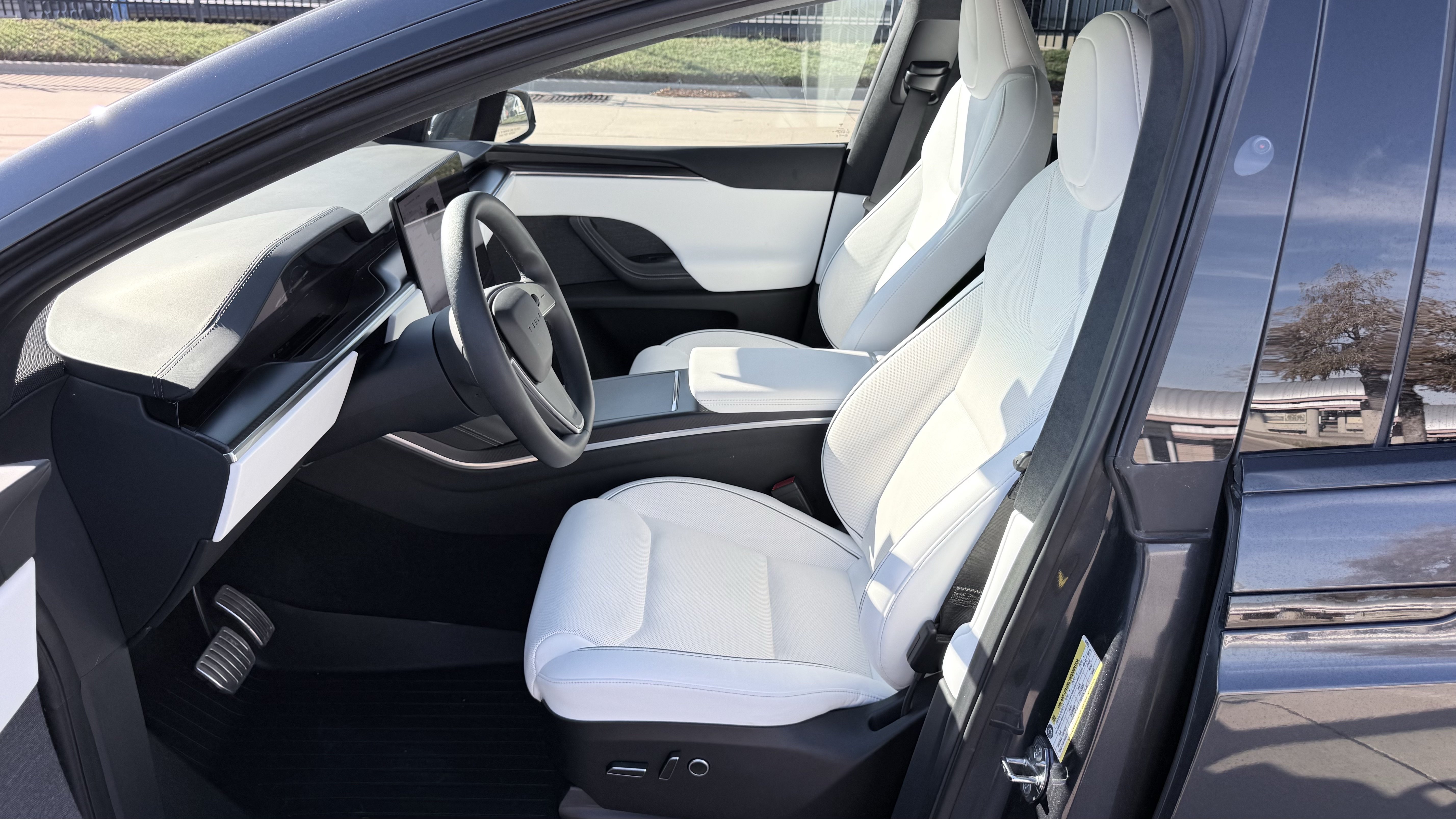 Used 2024 Tesla Model X Plaid AWD/4WD image 29