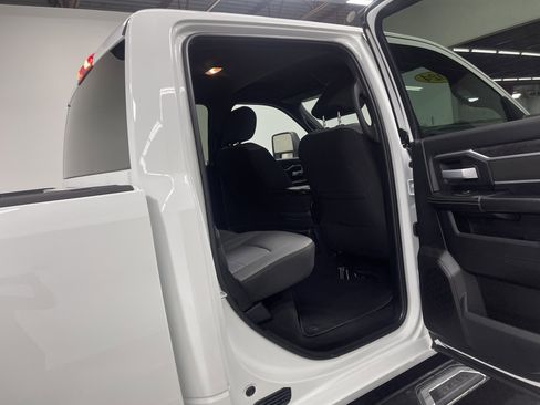 Used 2024 RAM 3500 Big Horn image 21