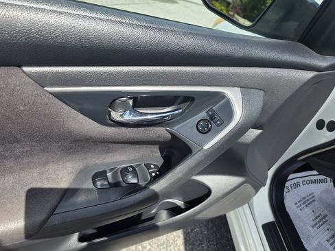 Used 2013 Nissan Altima 2.5 S image 10