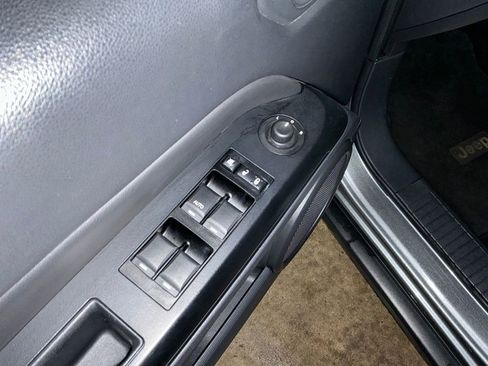 Used 2012 Jeep Compass Latitude w/ Sun/Sound Group image 12