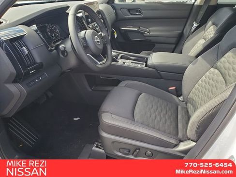 New 2025 Nissan Pathfinder SV image 10