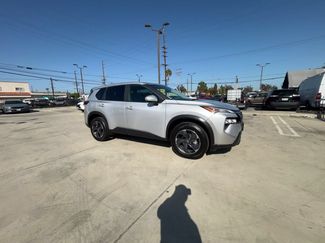 Used 2025 Nissan Rogue SV FWD video 2