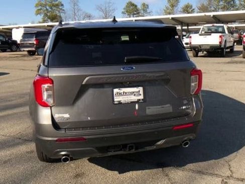 Used 2023 Ford Explorer XLT w/ Equipment Group 202A AWD/4WD image 7